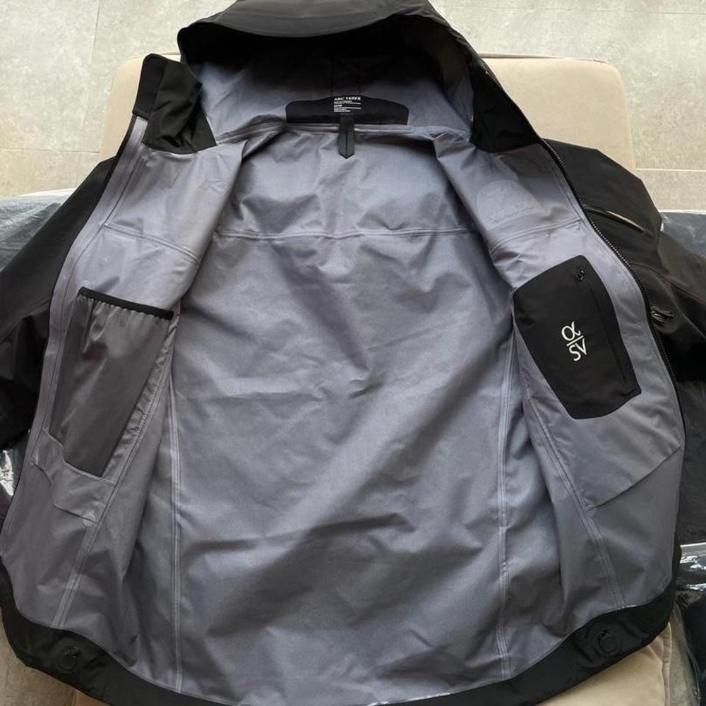 NEW ARCTERYX ALPHA SV GORETEX PRO JACKET - Picture 8 of 8
